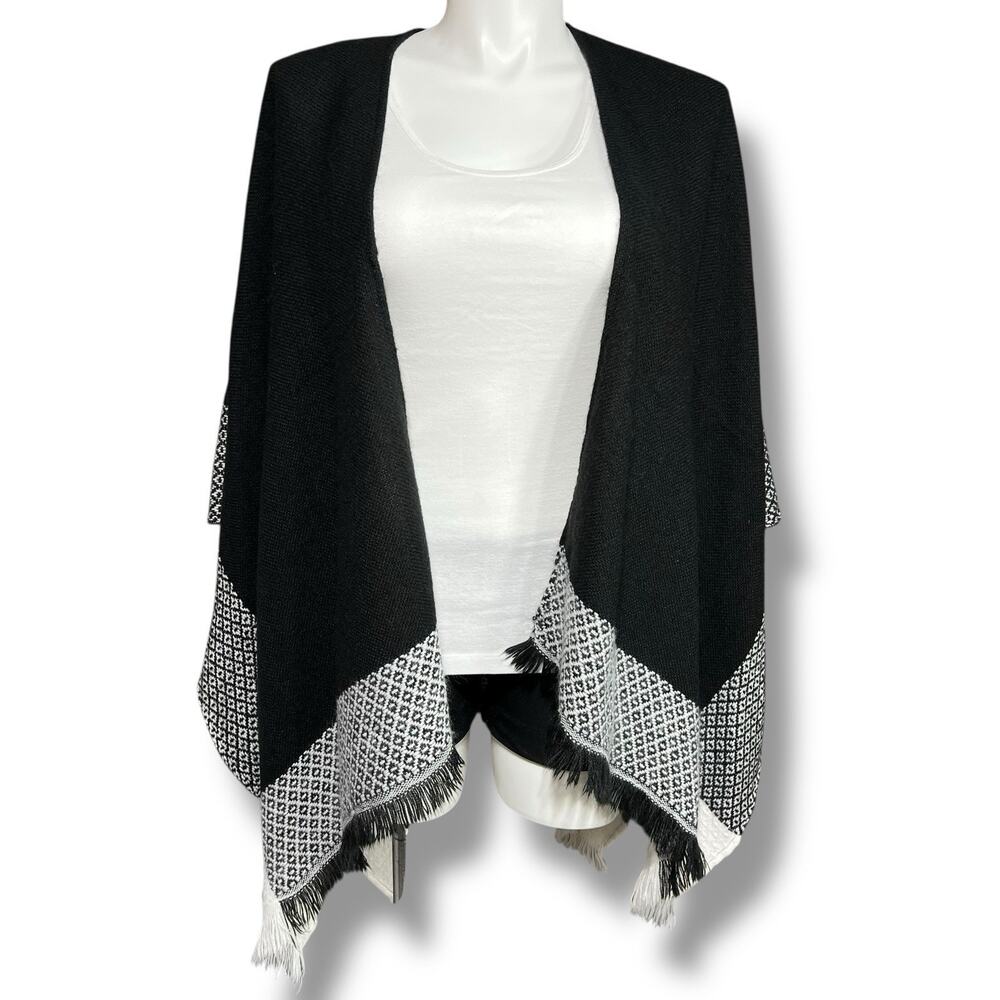 Time and Tru Womens Poncho Sweater Open Front Fringe Hem Black White One Size